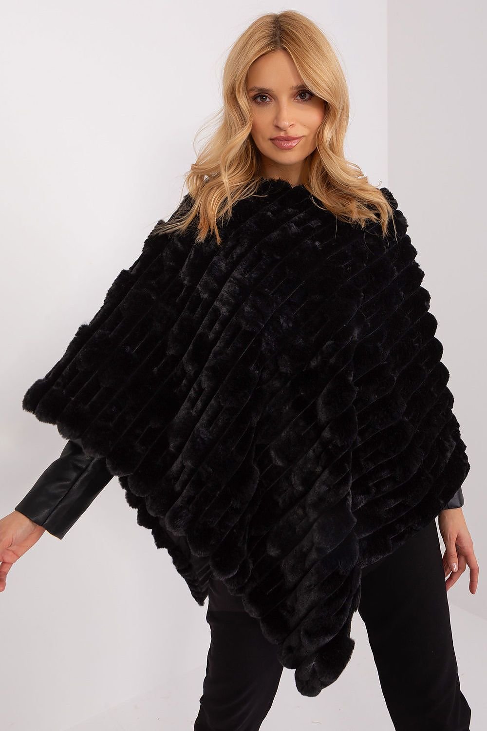 AT Poncho – Stylish & Cozy Outerwear for All Seasons black one-size-fits-all