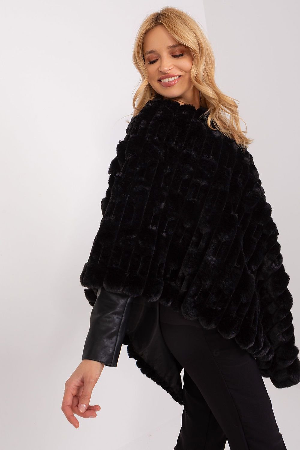 AT Poncho – Stylish & Cozy Outerwear for All Seasons